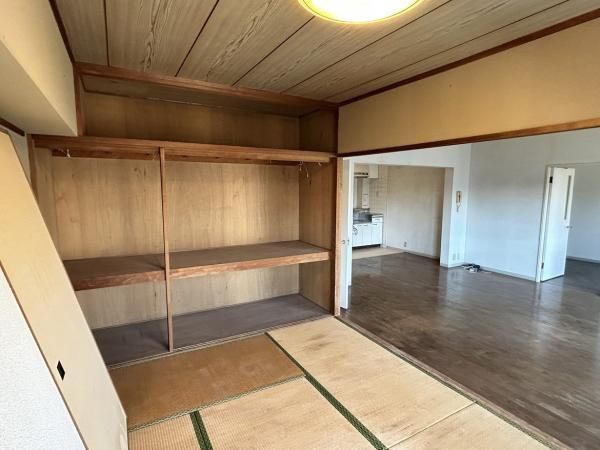 Renovated 3LDK Apartment in Kamoike New Town, Kagoshima City - Thumbnail 4