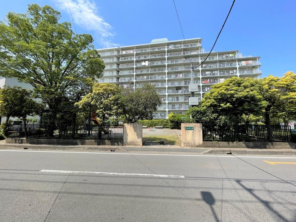 2LDK Apartment for Sale in Saitama City, Kita Ward - 66 sqm - Thumbnail 2