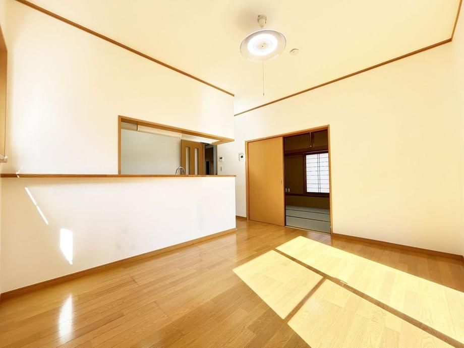 Renovated 4DK Detached House in Akiruno, Tokyo for 21.8M Yen - Thumbnail 4