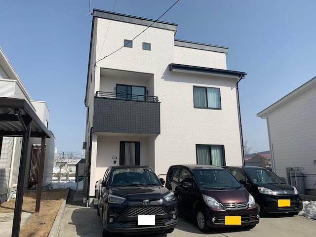 Near-New 3LDK+S Detached House with Solar Panels in Aizuwakamatsu - Thumbnail 2
