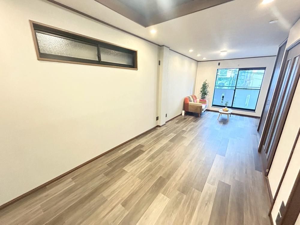 Renovated 4LDK House in Kita Ward, Osaka - Thumbnail 2