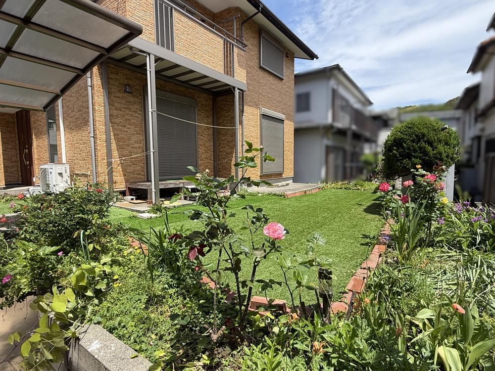 Renovated 2LDK+S House on Corner Lot in Yokosuka, Kanagawa - Thumbnail 2