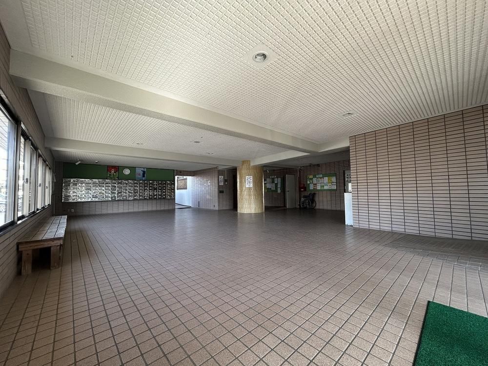 South-Facing 2LDK Apartment for Sale in Miyazaki City, 75.44m² - Thumbnail 4