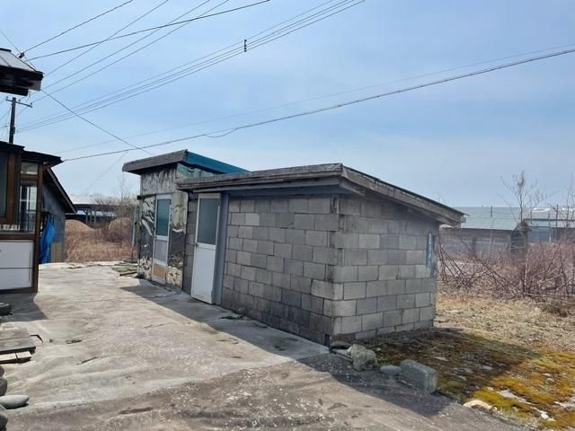 Land for Sale in Shiraoi, Hokkaido with Existing House - Thumbnail 4