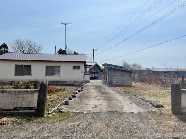 Land for Sale in Shiraoi, Hokkaido with Existing House - Thumbnail 2