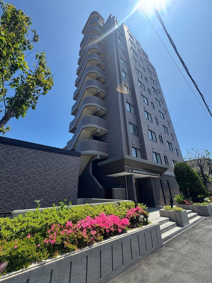 3LDK Apartment for Sale in Higashi-ku, Sapporo, Hokkaido - Thumbnail 2
