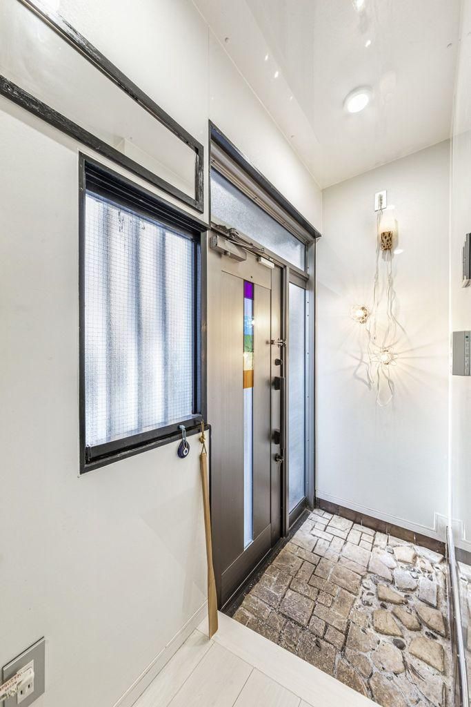 3K House in Shibuya with Corner Lot Location - Thumbnail 2