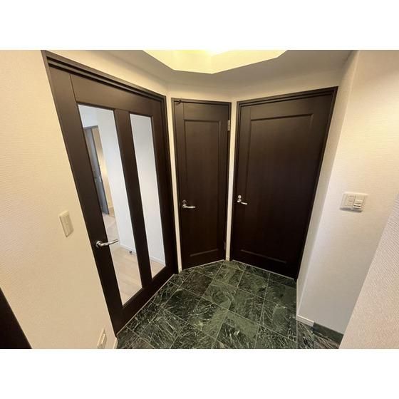 3LDK Apartment for Sale in Atsugi City, Kanagawa - Thumbnail 2