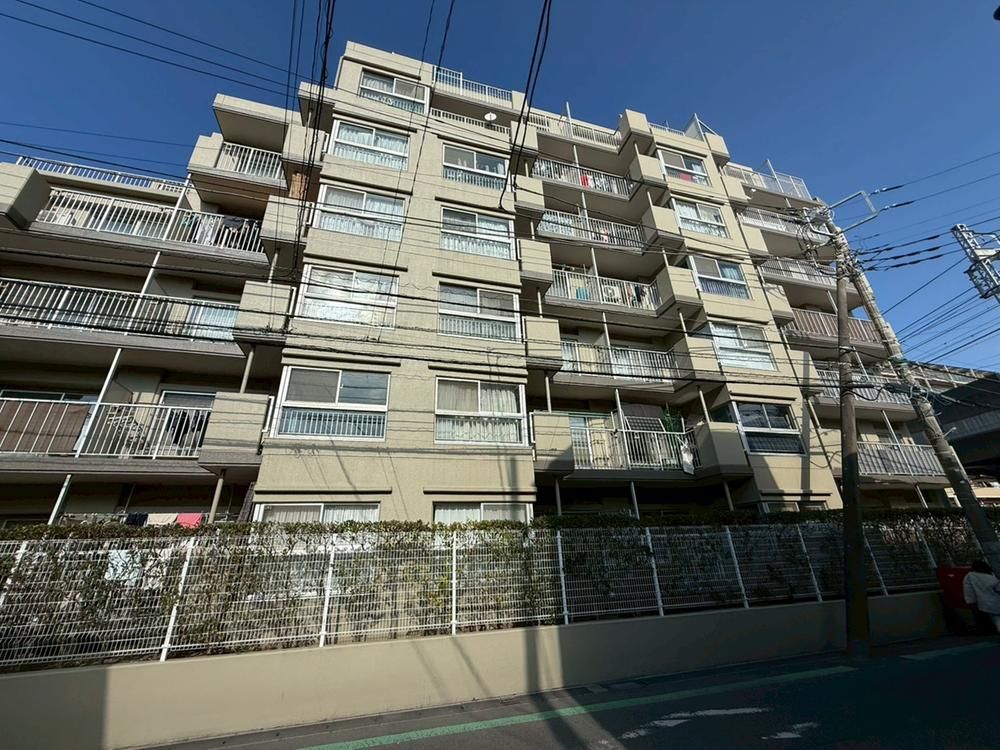 3LDK Renovated Apartment in Funabashi, Chiba - Thumbnail 3