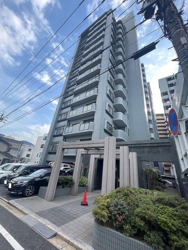 Sunlife Katano III 4LDK Apartment for Sale in Kitakyushu - Thumbnail 2