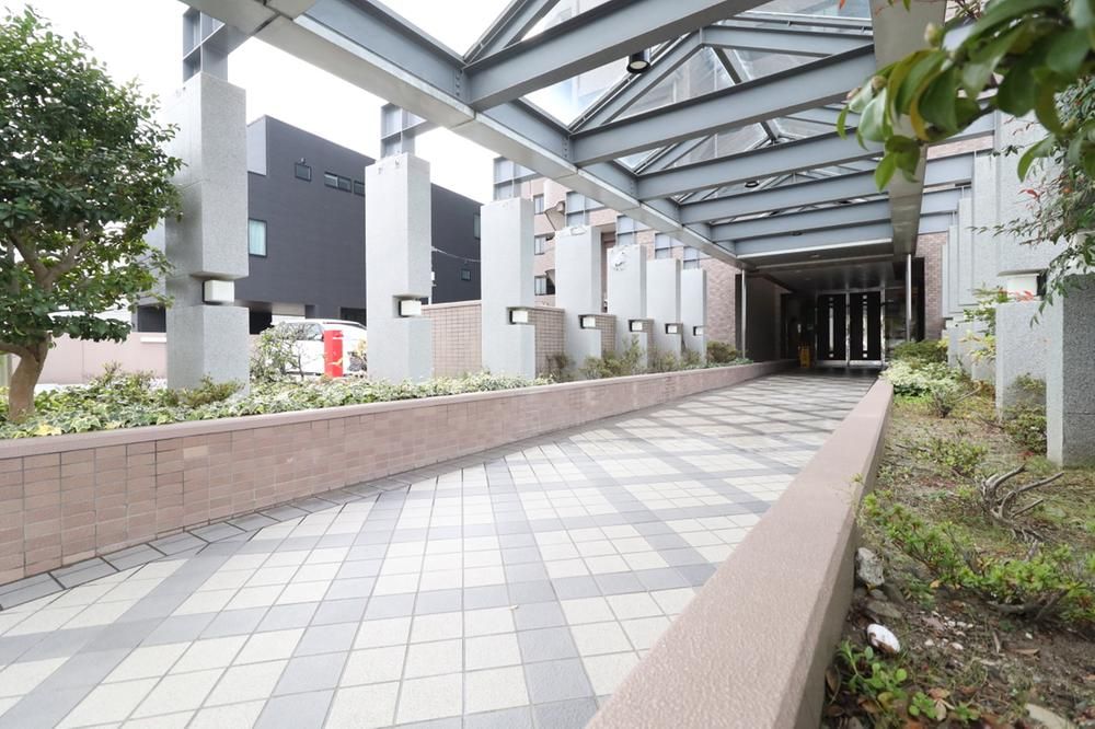 Renovated 4LDK Apartment in Sendai, Miyagi - Thumbnail 2