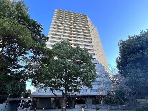 3LDK Apartment for Sale near Edogawabashi Station, Bunkyo-ku - Thumbnail 2