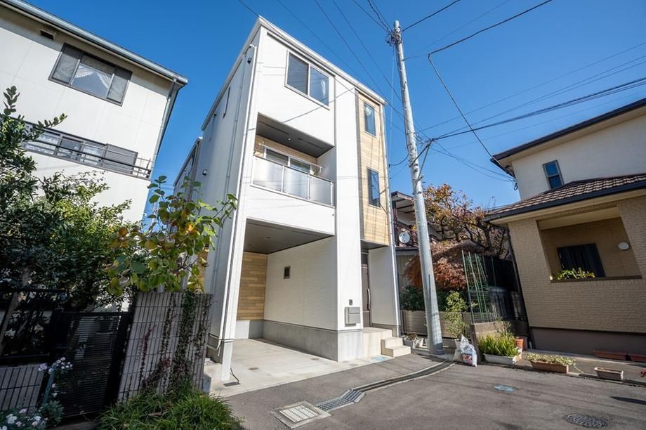 Modern 2022-Built 2LDK+S House Near Yono Station, Saitama - Thumbnail 2