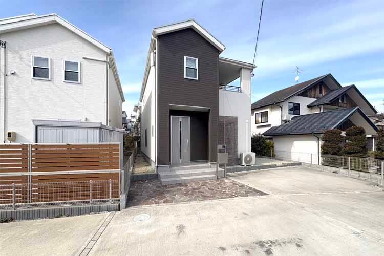 Modern 3LDK+S House for Sale in Miyagino-ku, Sendai, 103.92m2 - Thumbnail 3