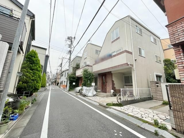3LDK House for Sale in Nakano, Tokyo - 88m2 - Thumbnail 2