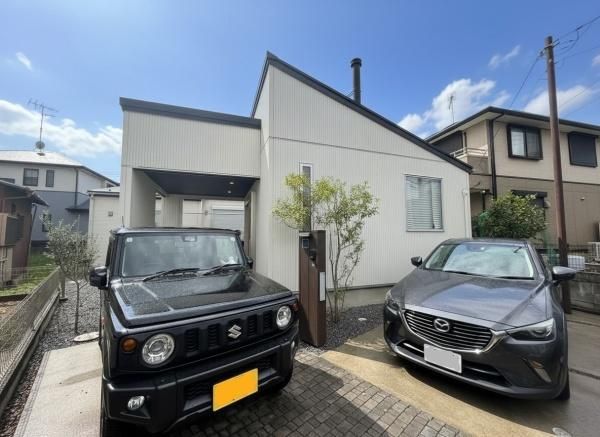 Spacious 2LDK Single-Story House in Chiba City with Wood Deck - Thumbnail 2