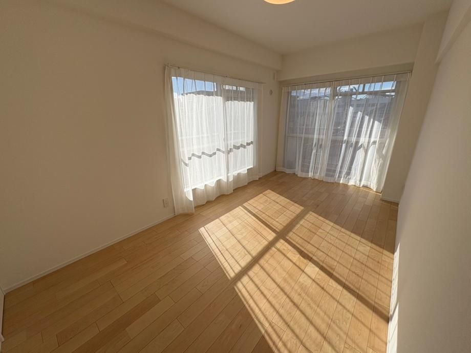 4LDK Apartment for Sale in Kawasaki-ku, 71m2 Near Station - Thumbnail 4