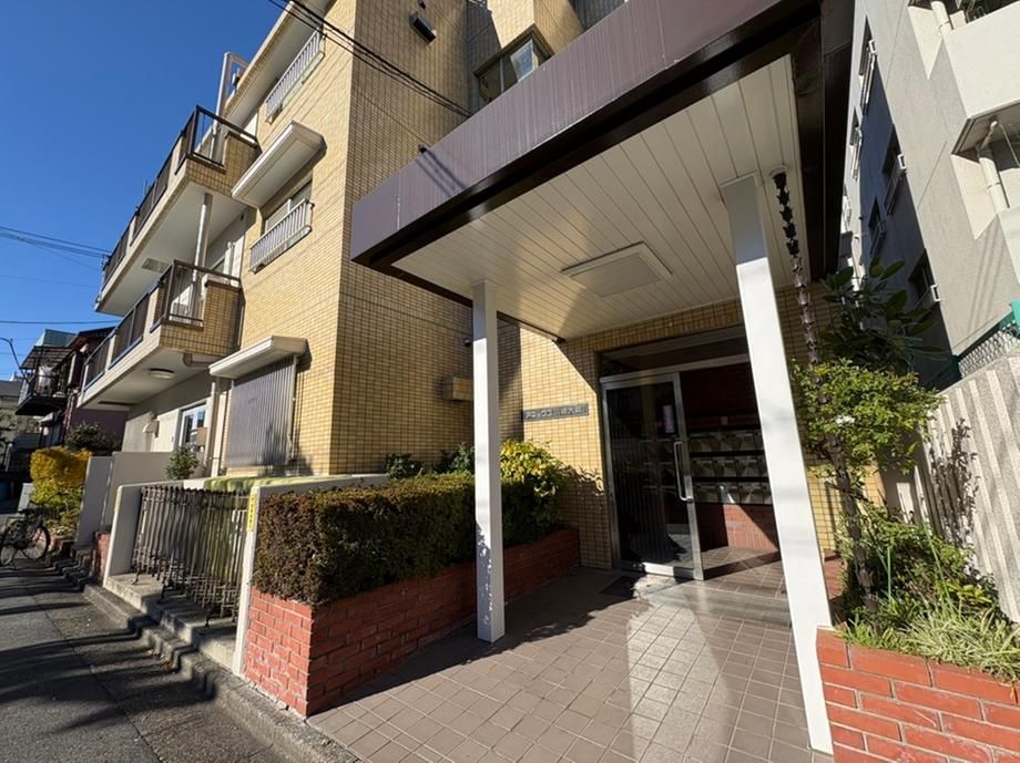 4LDK Apartment for Sale in Kawasaki-ku, 71m2 Near Station - Thumbnail 2