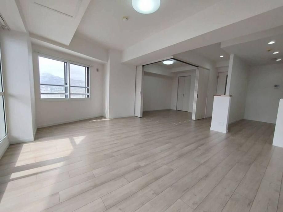 Renovated 4LDK Apartment in Sapporo Nishi Ward - Thumbnail 4