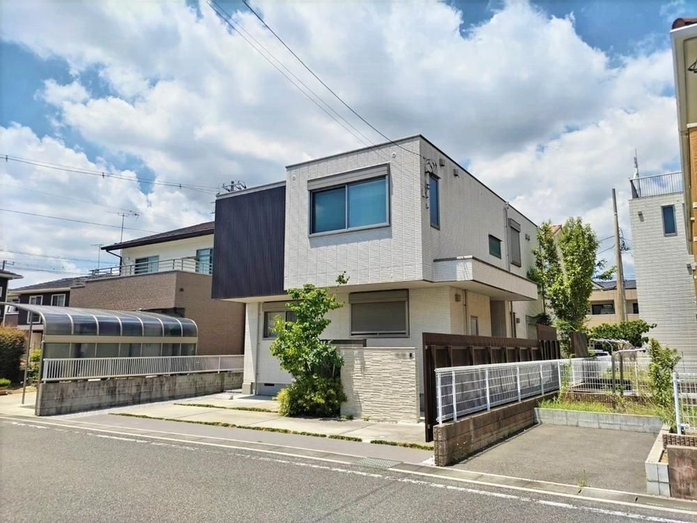 4LDK House for Sale in Koshigaya Lake Town, Saitama - Thumbnail 2