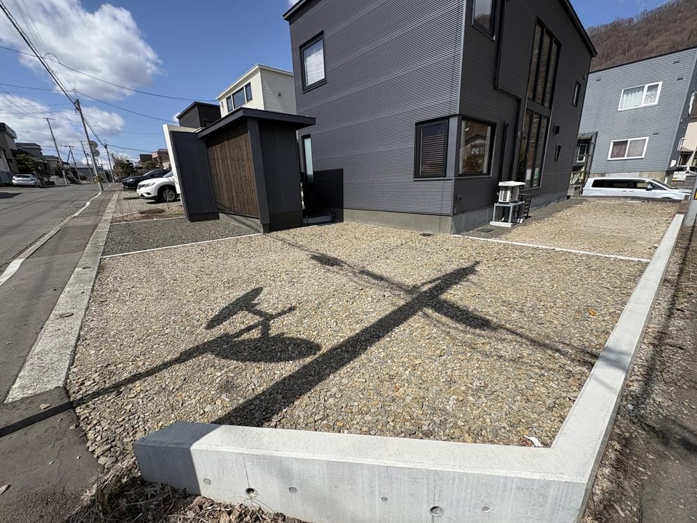 4LDK Detached House for Sale in Minami-ku, Sapporo - Thumbnail 2