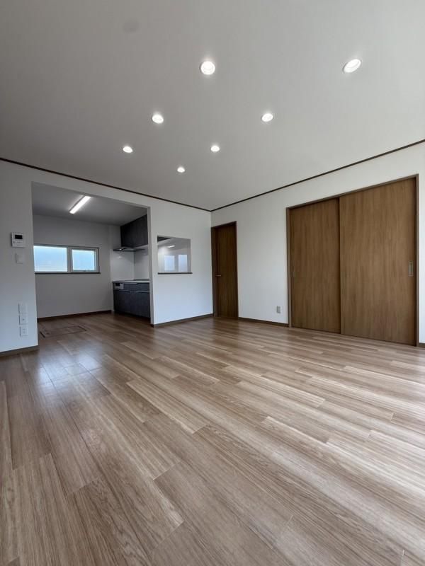 Renovated 5SLDK House in Asahikawa with 208 sqm Land - Thumbnail 4