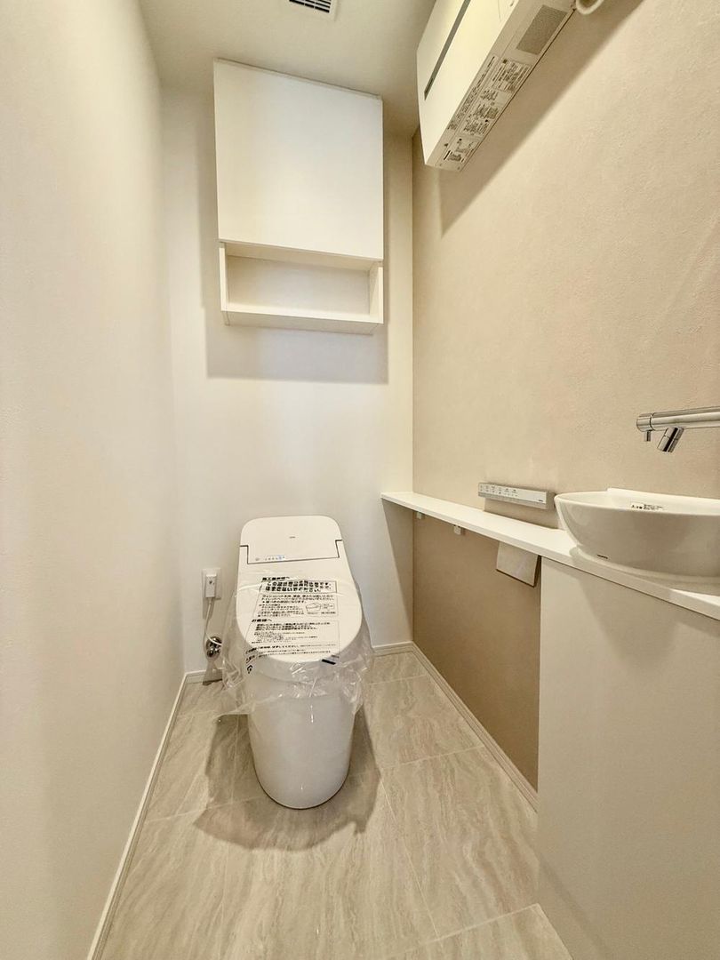 3LDK Apartment for Sale in Harumi, Chuo-ku, Tokyo - Thumbnail 4