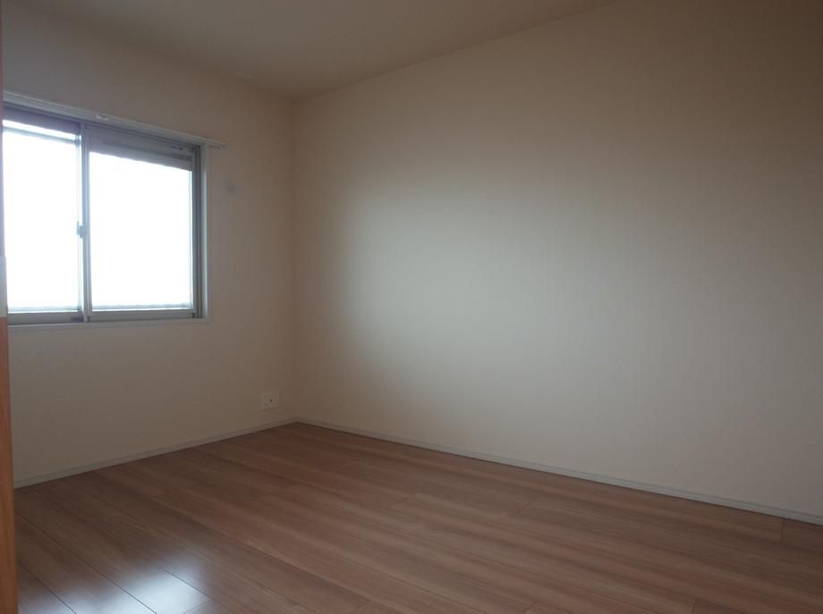 3LDK Apartment for Sale in Miyazaki City, Miyazaki Prefecture - Thumbnail 4