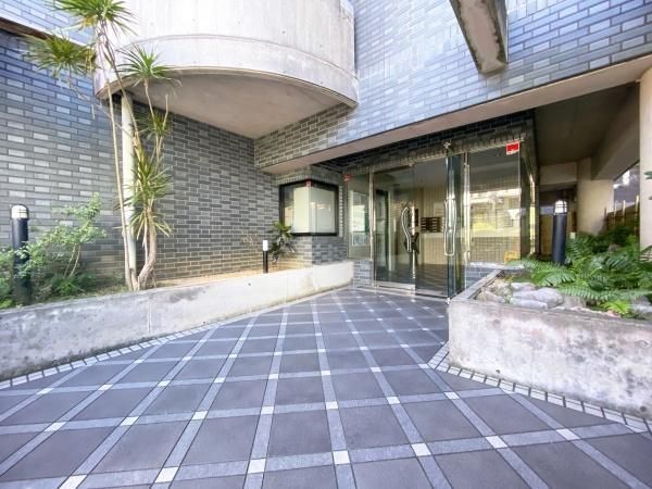 3LDK Apartment for Sale in Naha, Okinawa with Ocean View - Thumbnail 2