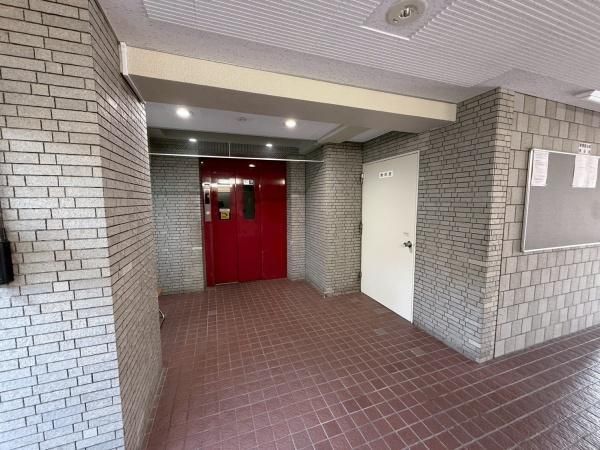 Renovated 4LDK Apartment in Sendai Aoba Ward – 72.51m² - Thumbnail 4