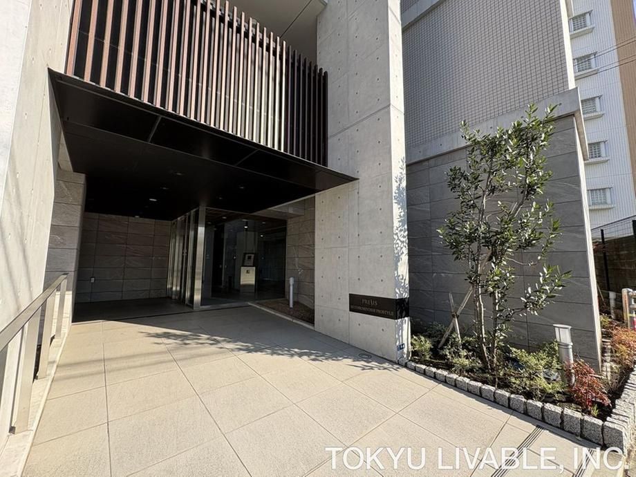 2LDK Apartment for Sale in Nakahara-ku, Kawasaki - Thumbnail 2