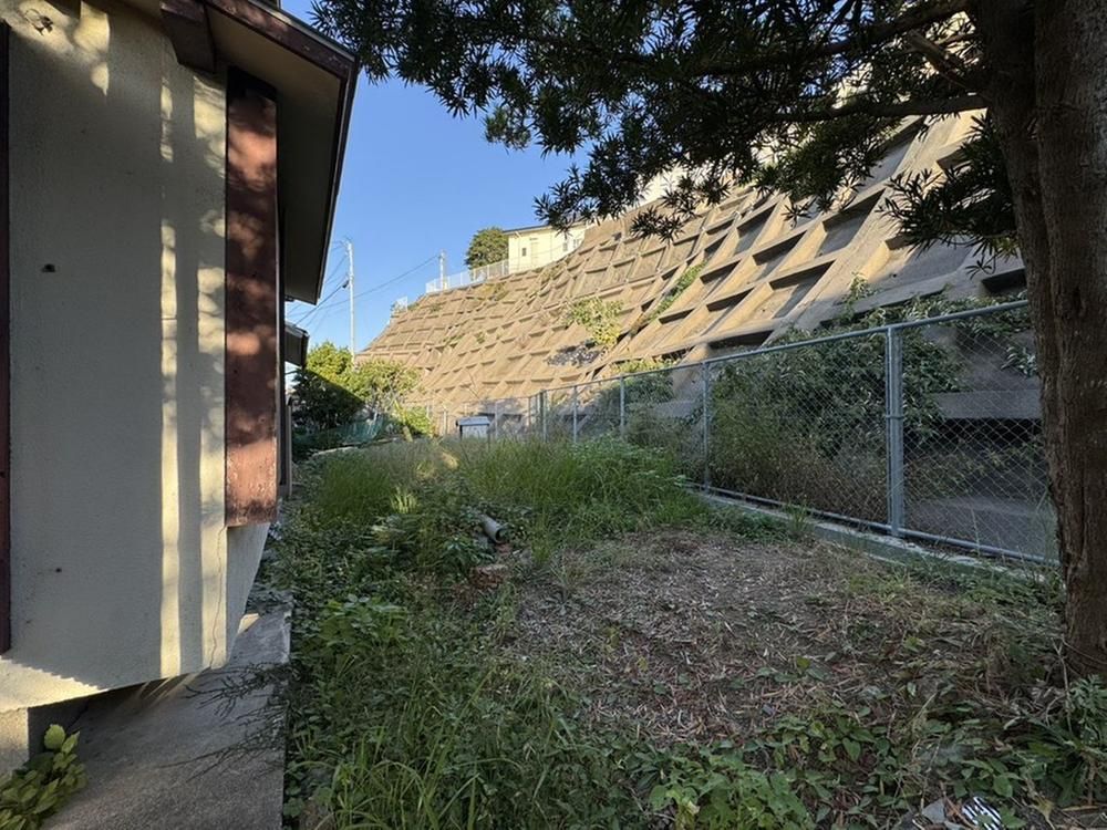 Land for Sale in Nagasaki's Fukahori Area with Old House - Thumbnail 4
