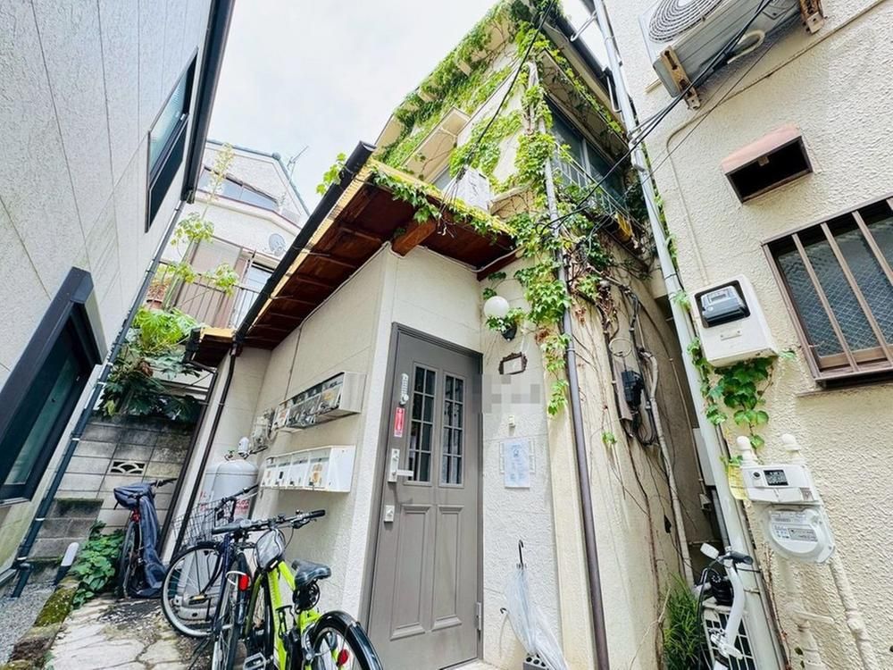 7DK House for Sale in Shibuya, Tokyo - 72.72m2 - Thumbnail 2