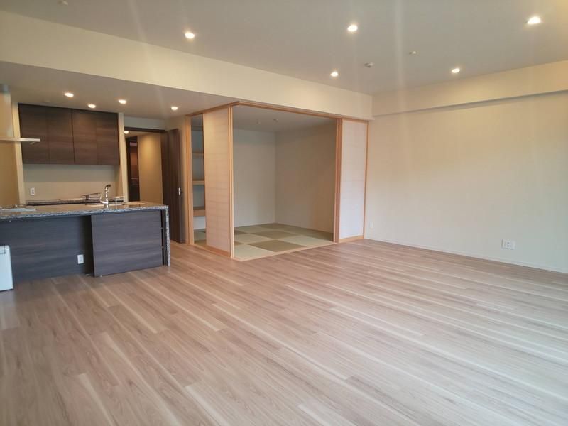 2LDK Apartment for Sale in Karuizawa, Nagano – 96.31m2 - Thumbnail 2