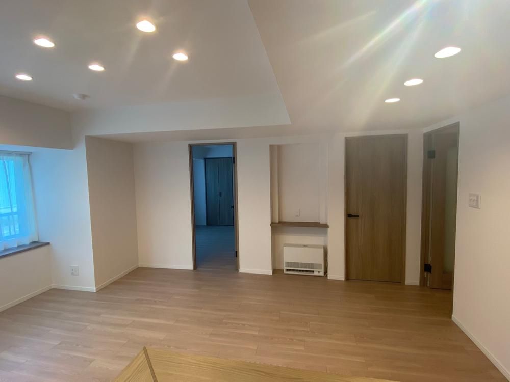 Renovated 4LDK Apartment in Sapporo Nishi Ward 91m2 - Thumbnail 3