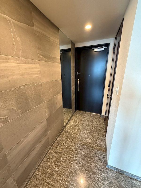 2LDK Apartment for Sale in Chuo, Tokyo - MIDTOWER GRAND - Thumbnail 2
