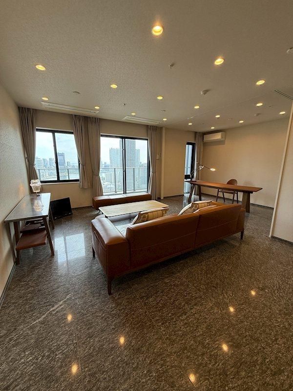 2LDK Apartment for Sale in Chuo, Tokyo - MIDTOWER GRAND - Thumbnail 3