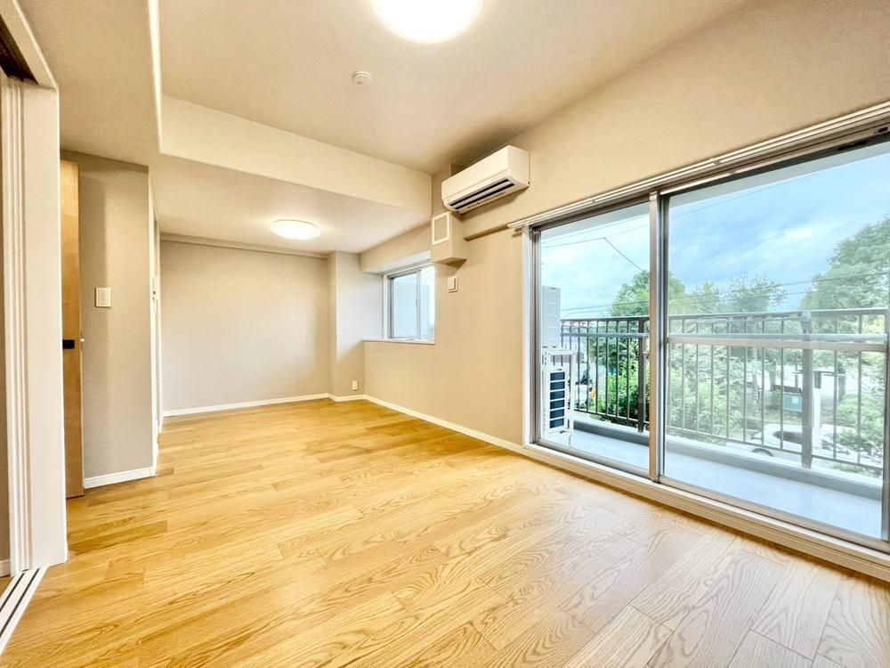 Renovated 3LDK Apartment for Sale in Sakae Ward, Yokohama - Thumbnail 4