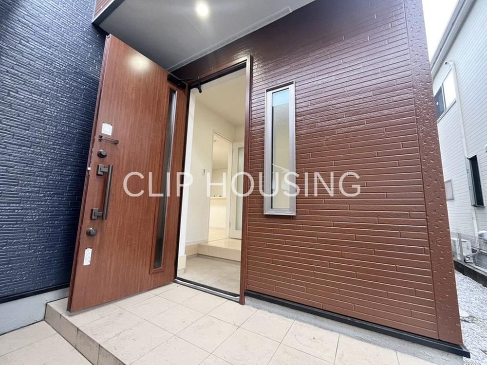 4LDK House for Sale in Hachioji with Solar Power & 5-Car Parking - Thumbnail 3
