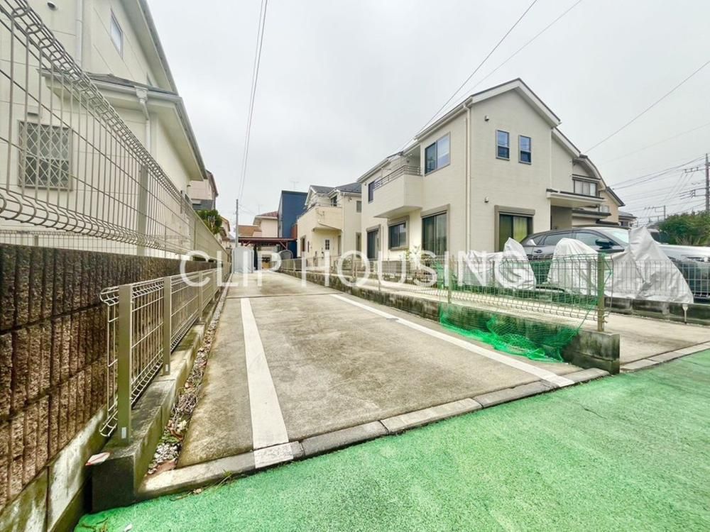 4LDK House for Sale in Hachioji with Solar Power & 5-Car Parking - Thumbnail 2