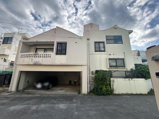 6SLDK RC House for Sale in Urasoe, Okinawa - 234m2 - Thumbnail 3