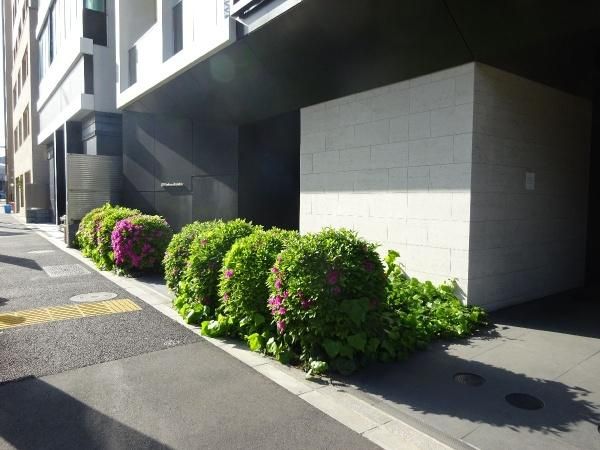 2LDK Apartment for Sale in Minami-Azabu, Minato-ku, Tokyo - Thumbnail 3
