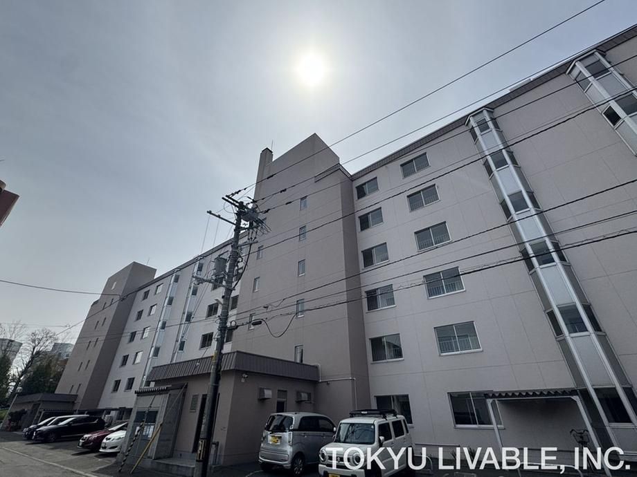 Renovated 3LDK Apartment in Sapporo Chuo Ward 74.46m2 - Thumbnail 4