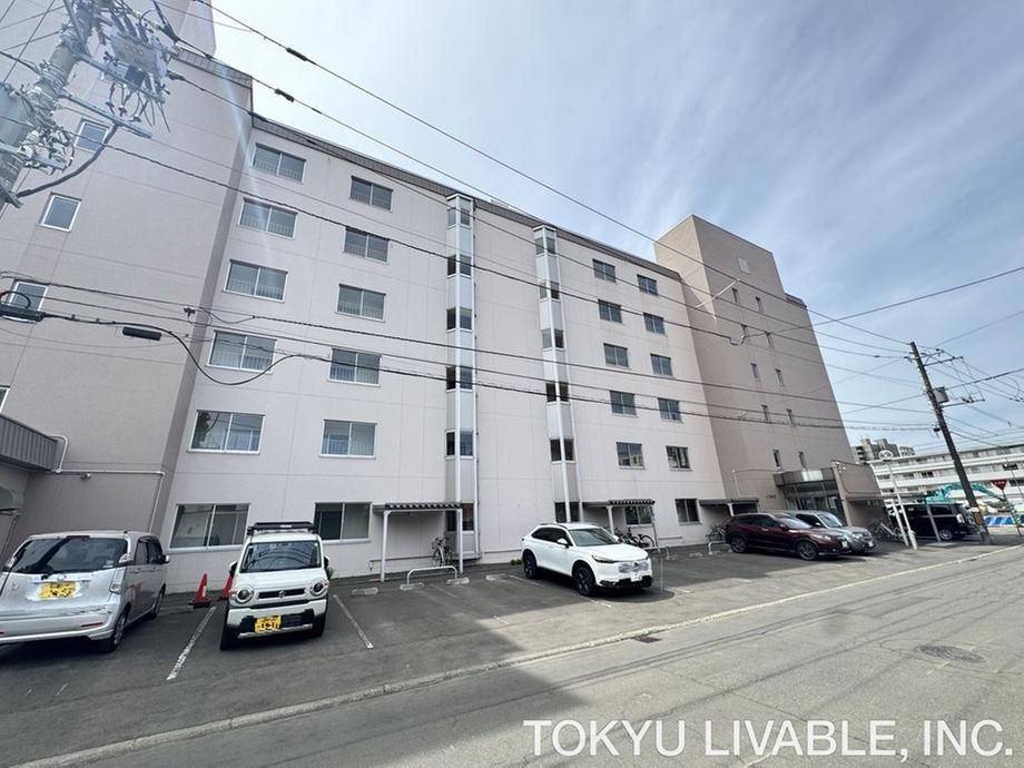 Renovated 3LDK Apartment in Sapporo Chuo Ward 74.46m2 - Thumbnail 3