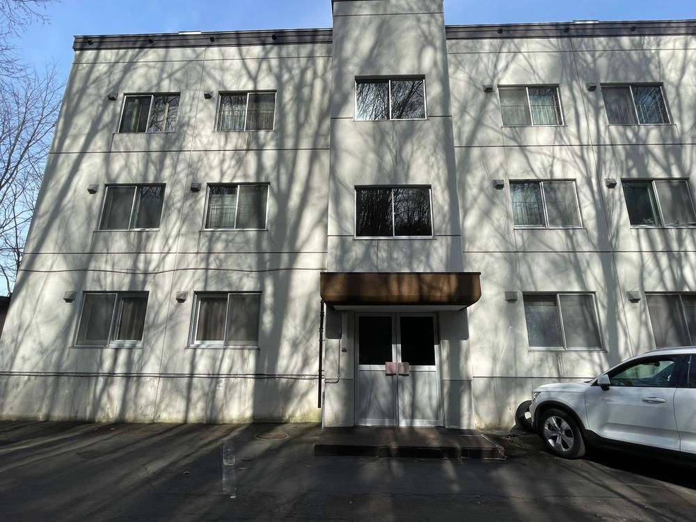 1LDK Fixer-Upper Apartment in Asahikawa, Hokkaido for 680,000 Yen - Thumbnail 3