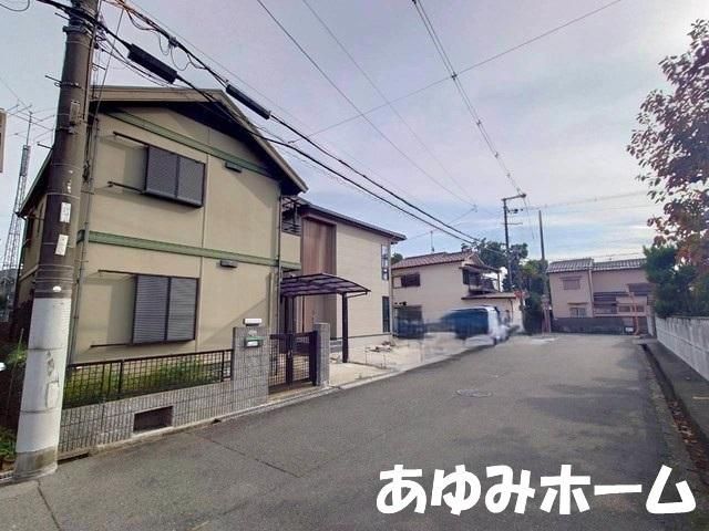 Renovated 4LDK+S House in Takatsuki, Osaka – 117m² - Thumbnail 2