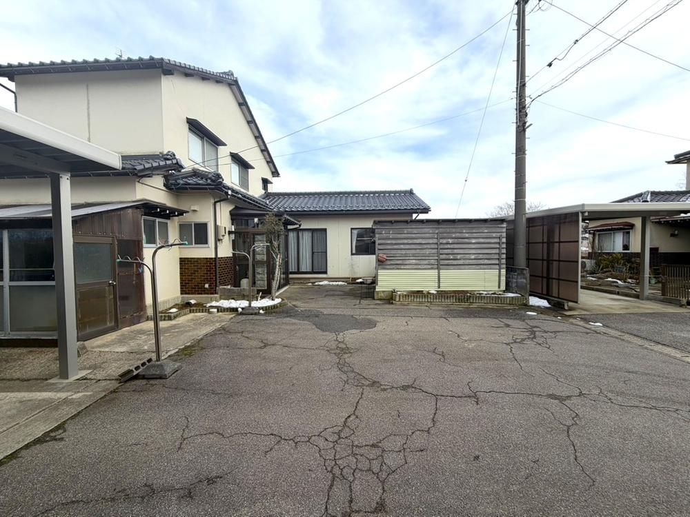 7DK House for Sale in Hakui City, Ishikawa - 91 m² - Thumbnail 4