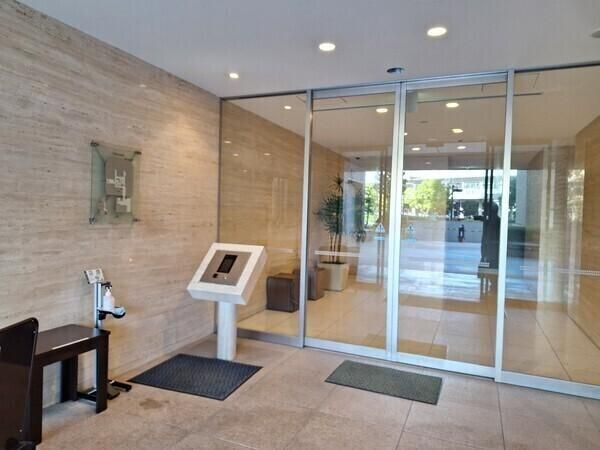 1LDK Apartment for Sale in Minato Mirai, Yokohama - Thumbnail 3