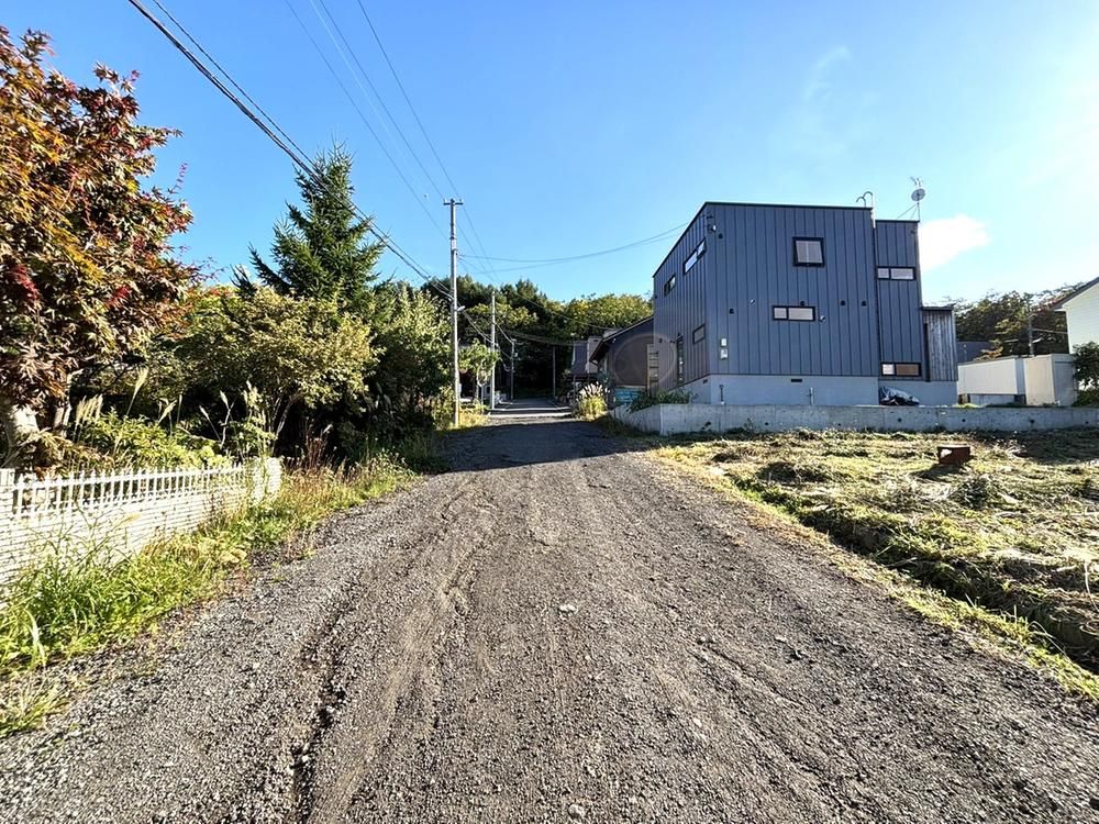 401m2 Land for Sale in Minami-ku, Sapporo, Hokkaido - Thumbnail 3
