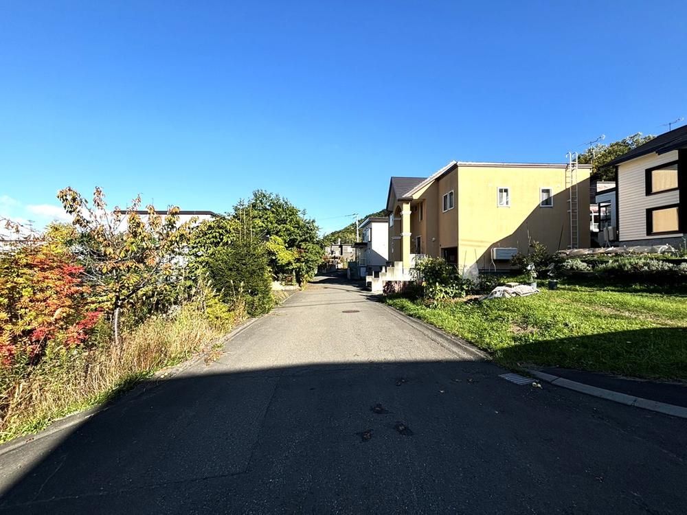 401m2 Land for Sale in Minami-ku, Sapporo, Hokkaido - Thumbnail 4